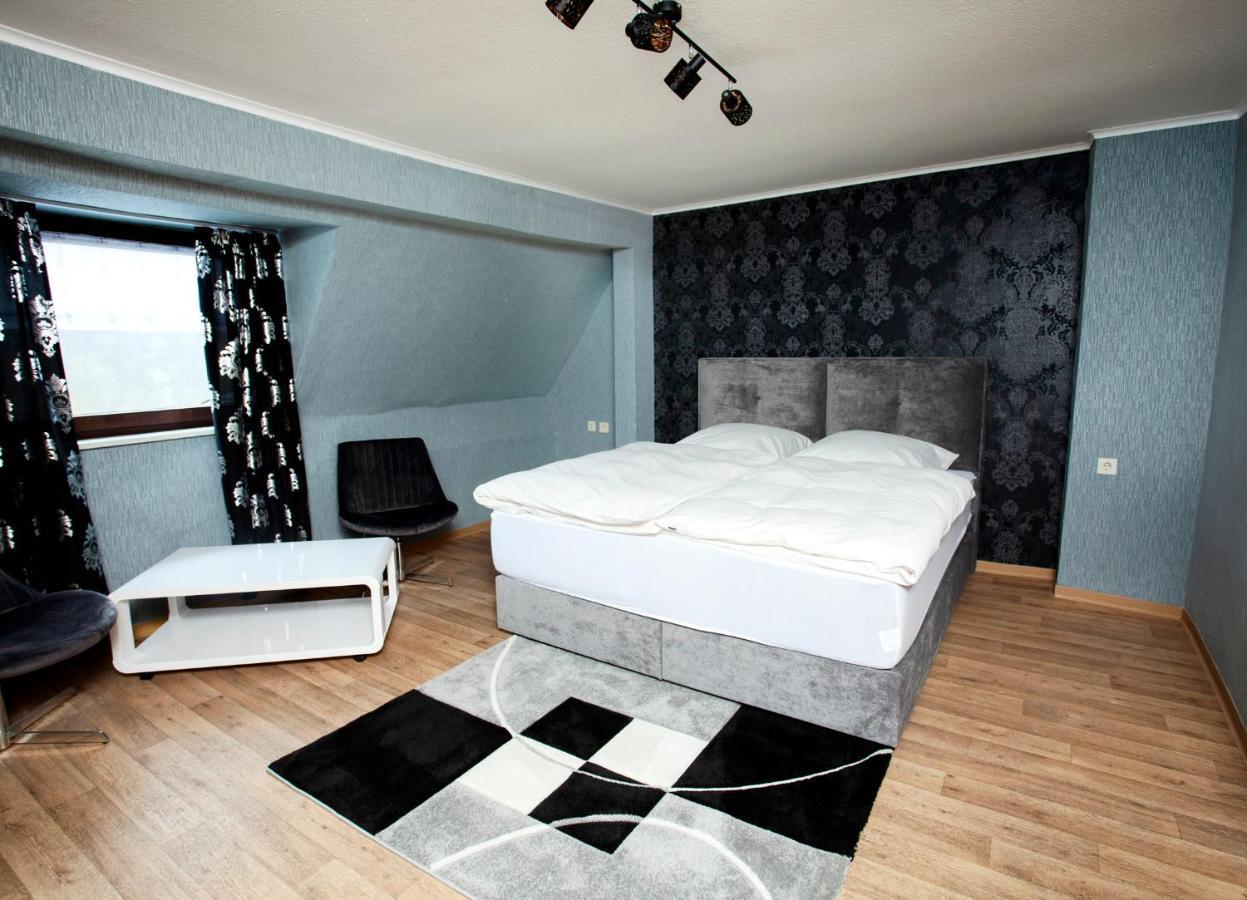 Hotel Sankt Wendel Pruem Bagian luar foto